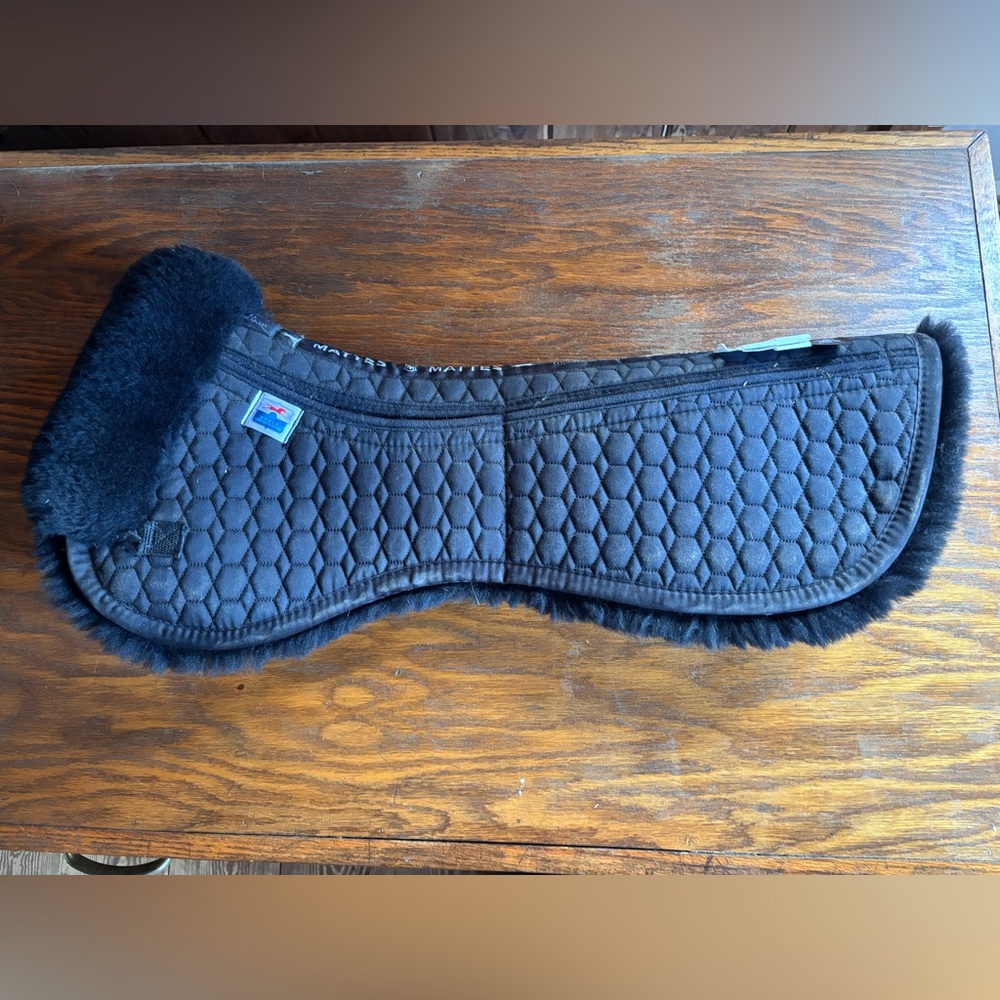 Mattes half pad with shims black size large